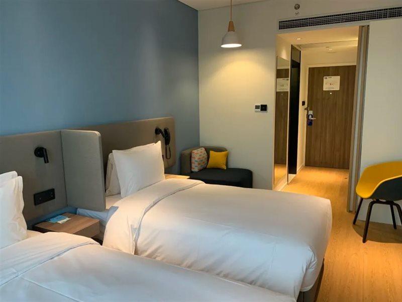 Holiday Inn Express Shanghai Baoyang By Ihg Eksteriør billede