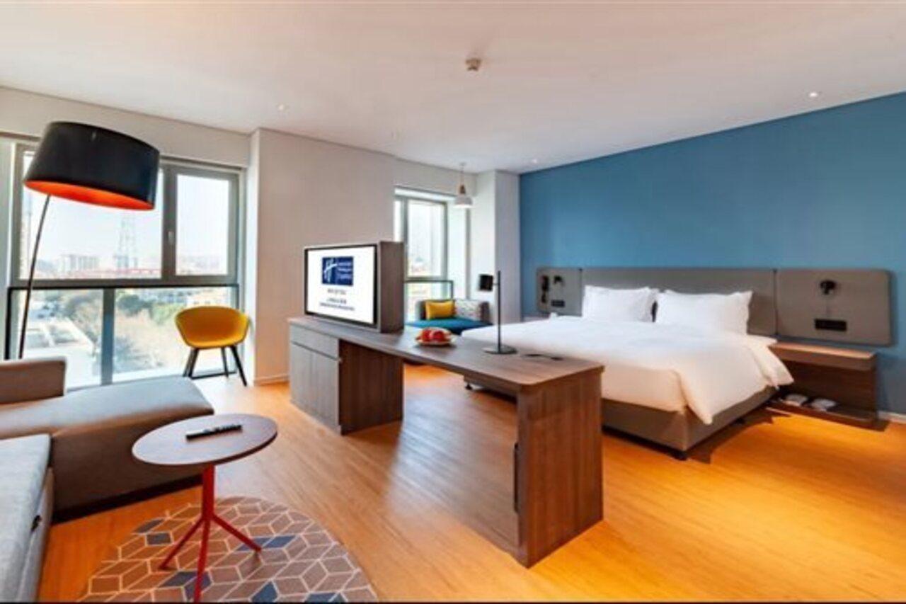Holiday Inn Express Shanghai Baoyang By Ihg Eksteriør billede